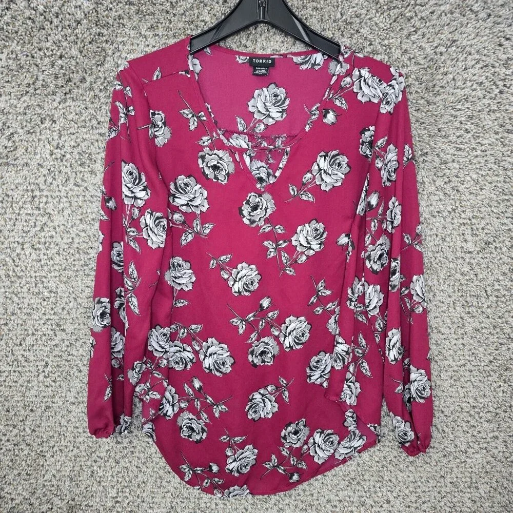 Torrid Top Womens 00 US 10 Burgundy Floral Print Semi Sheer Keyhole Neck Blouse